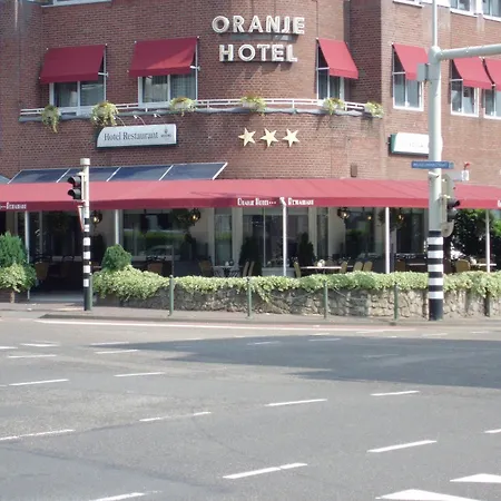 Oranje Hotel 3*